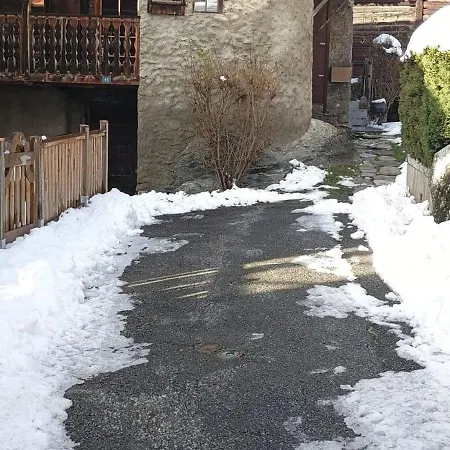 Daire Avec Cachet De L'ancien Bagnes